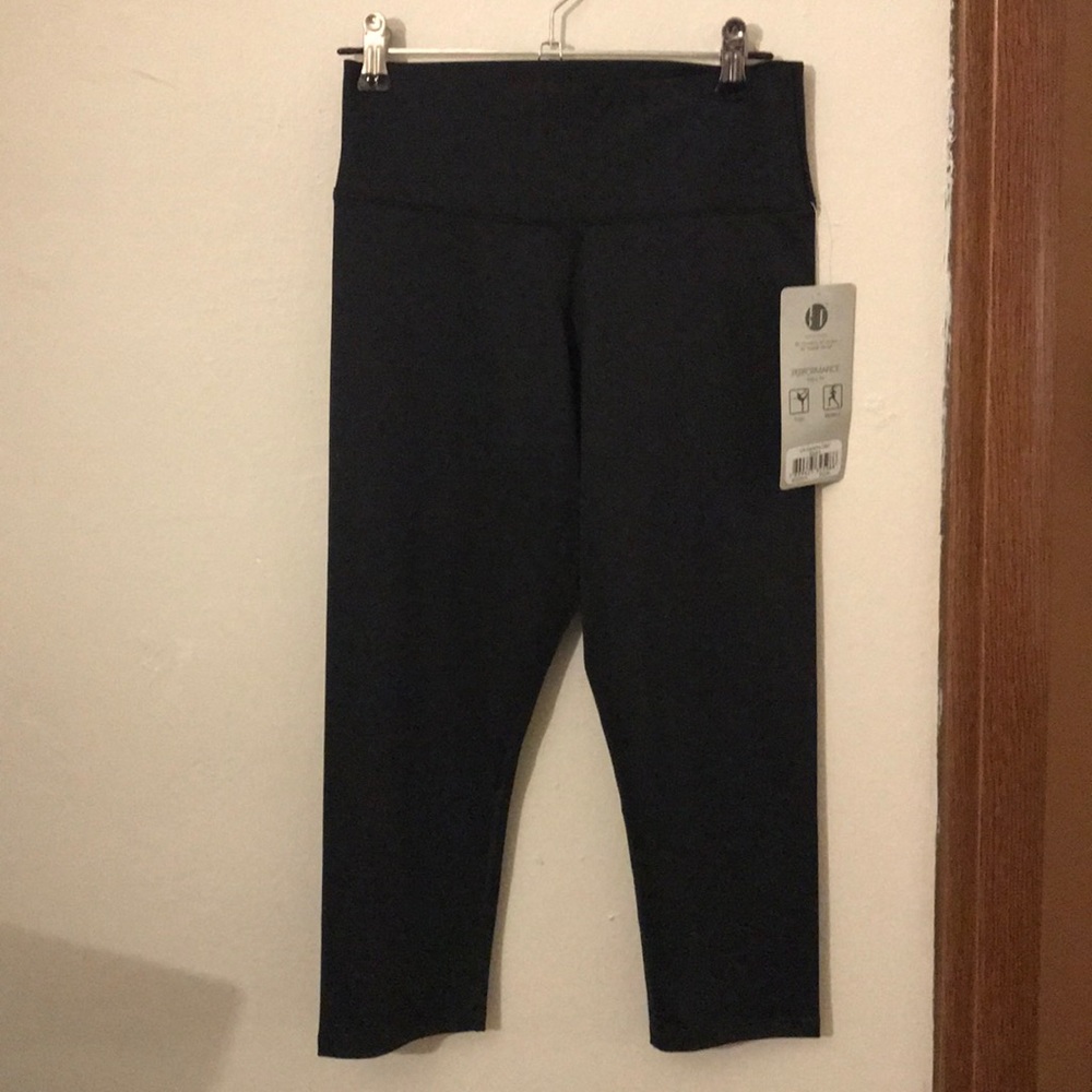 Performance Athletic Capri Leggings